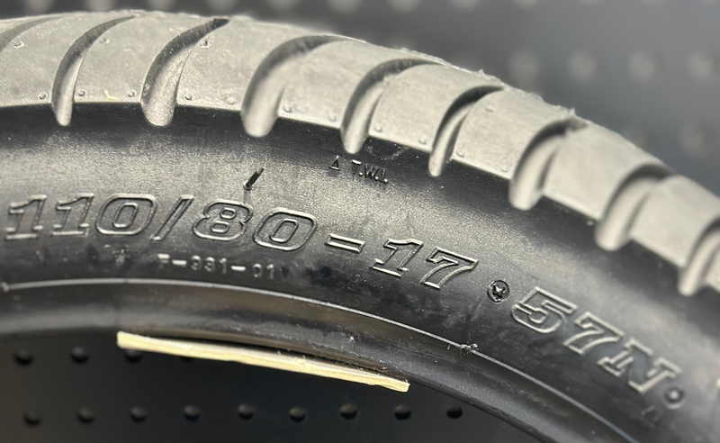 Däck 110/80-17