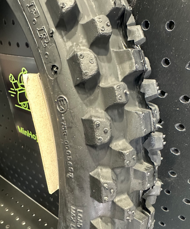 Däck 2.50x14 (60/100-14) Cross Fram