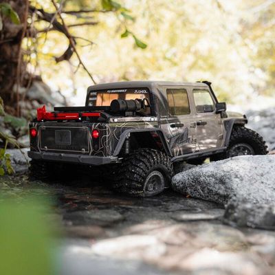 Axial 1/10 SCX10 III Motobilt Waypoint Jeep JT Gladiator 4X4 RTR Rock Crawler, Tan