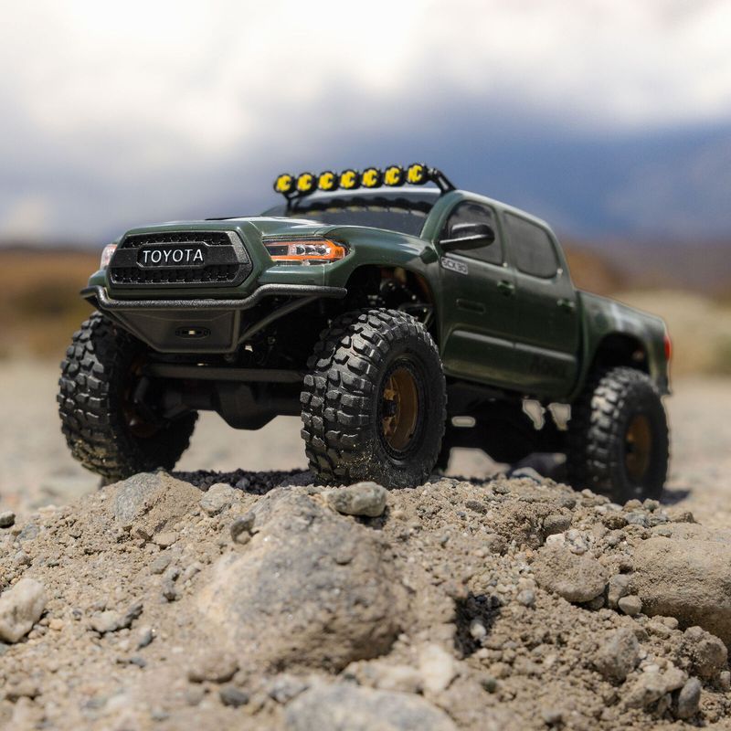Axial 1/30 SCX30 Toyota Tacoma TRD Pro 4X4 RTR Rock Crawler Grön - Batteri & Laddare ingår