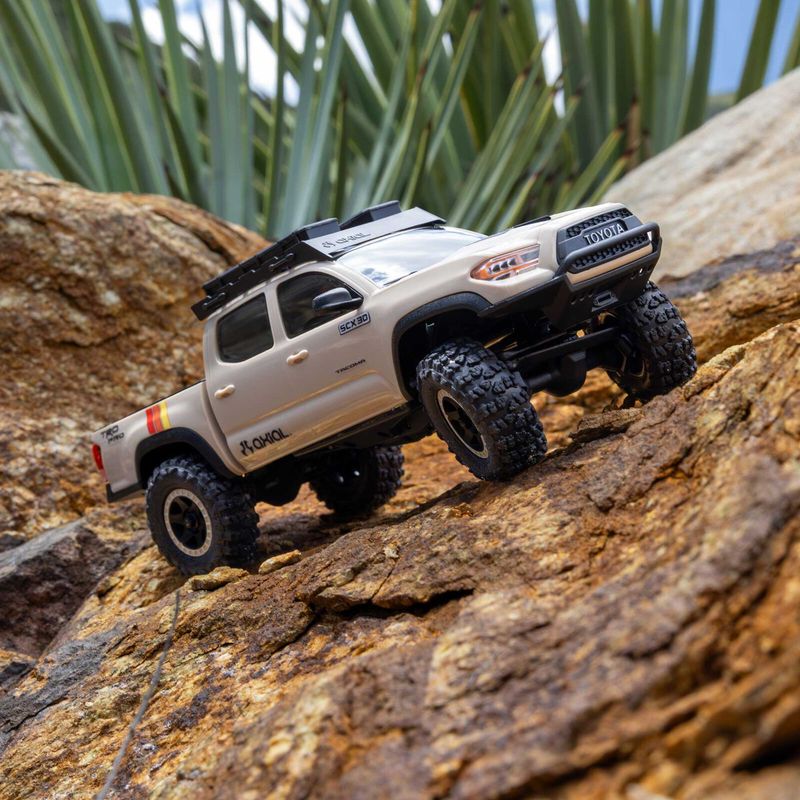 Axial 1/30 SCX30 Toyota Tacoma TRD Pro 4X4 RTR Rock Crawler Brun - Batteri & Laddare ingår