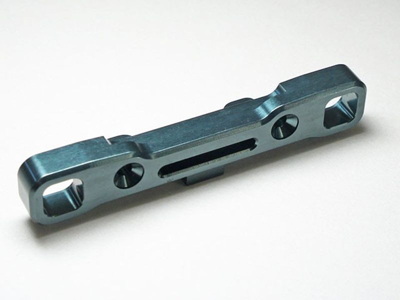 E2176 Bärarmsaxelhållare Bakre Undre (R) Mugen MBX-8R