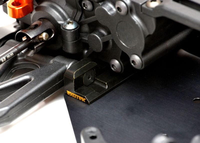 Suspension Holder F/R 18 gram Mässing Xray XB2 2014