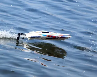 Joysway 8108V6 – Magic Cat V6 Catamaran Micro RC Speedbåt 2,4GHz RTR