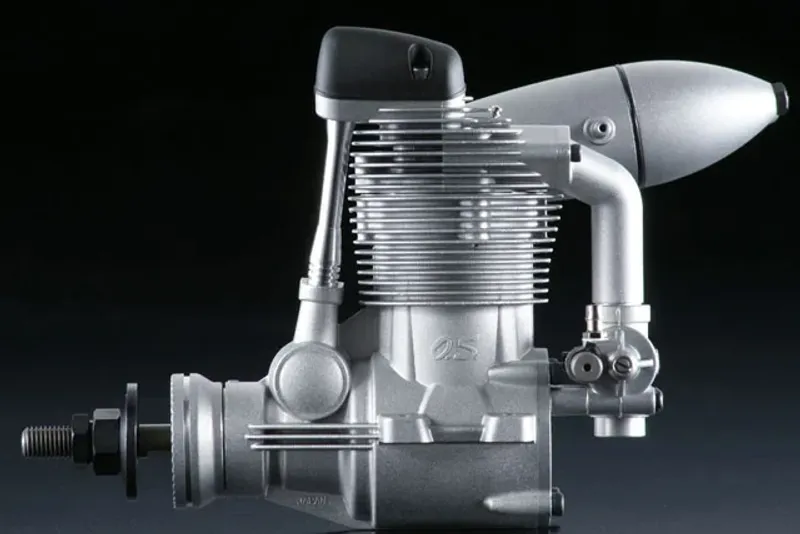 O.S. Engine FS-95V 15.59cc 4-takts flygmotor med ljuddämpare