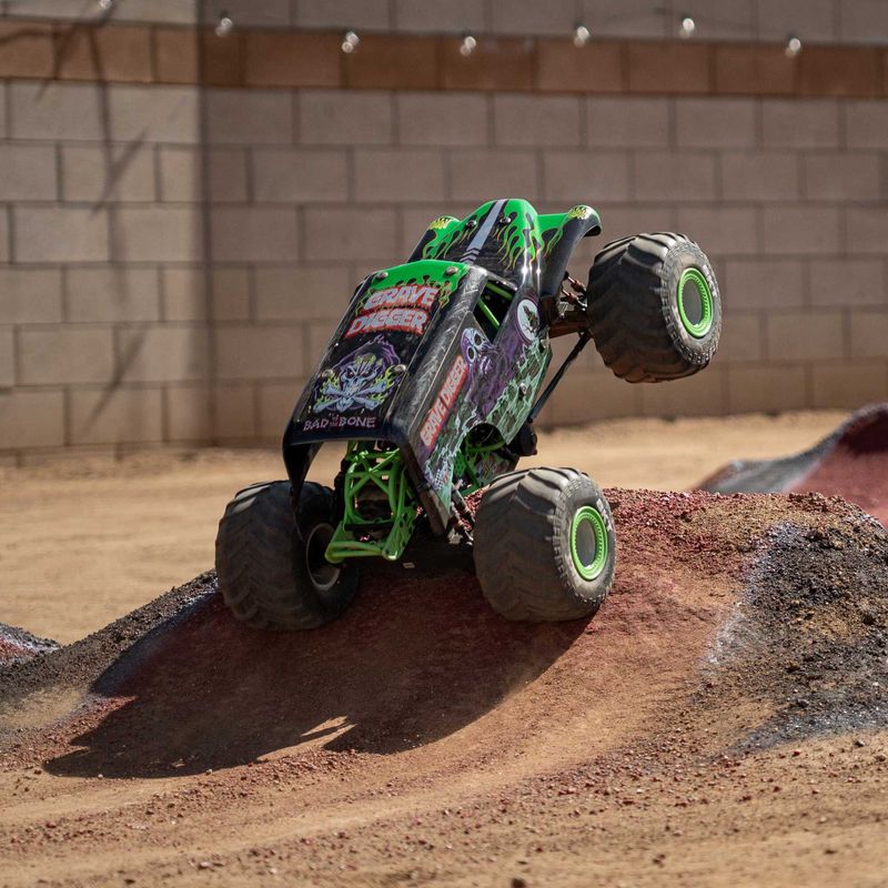 1/8 LMT 2.0 Grave Digger 4X4 borstlös monstertruck med stela axlar, RTR (utan batteri/Laddare)