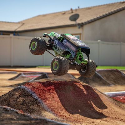 1/8 LMT 2.0 Grave Digger 4X4 borstlös monstertruck med stela axlar, RTR (utan batteri/Laddare)