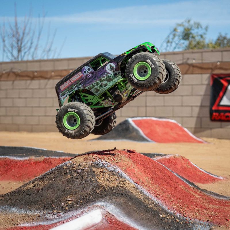 1/8 LMT 2.0 Grave Digger 4X4 borstlös monstertruck med stela axlar, RTR (utan batteri/Laddare)
