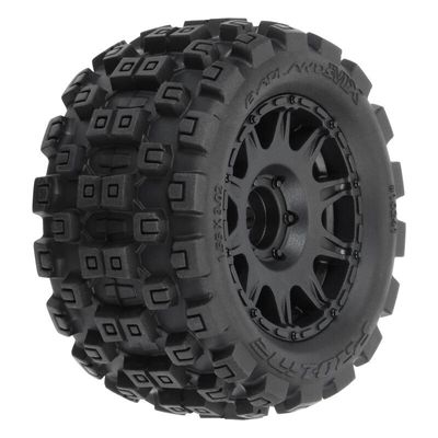 Däck o Fälg Badlands 1/18 MX 1.85" Limmade på Black Raid Fälgar