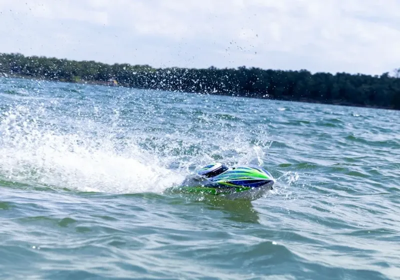 TRAXXAS Disruptor VXL-4s Självrätande 660mm Grön