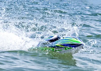 TRAXXAS Disruptor VXL-4s Självrätande 660mm Grön