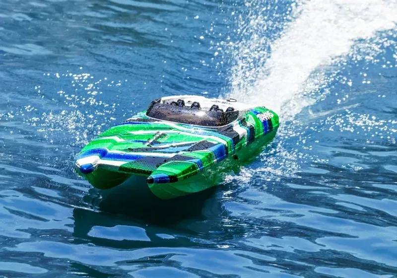 Traxxas DCB M41 Katamaran BL TQi TSM Grön