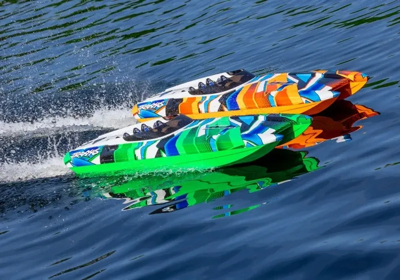 Traxxas DCB M41 Katamaran BL TQi TSM Grön