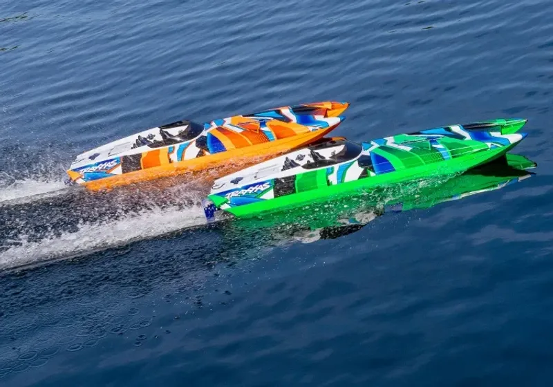 Traxxas DCB M41 Katamaran BL TQi TSM Grön