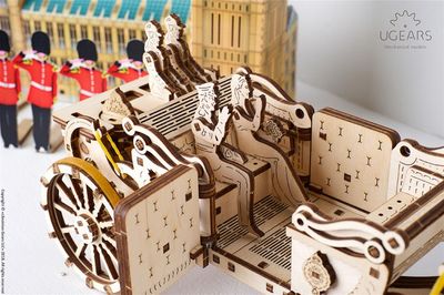 Ugears Royal Carriage Träbyggsats