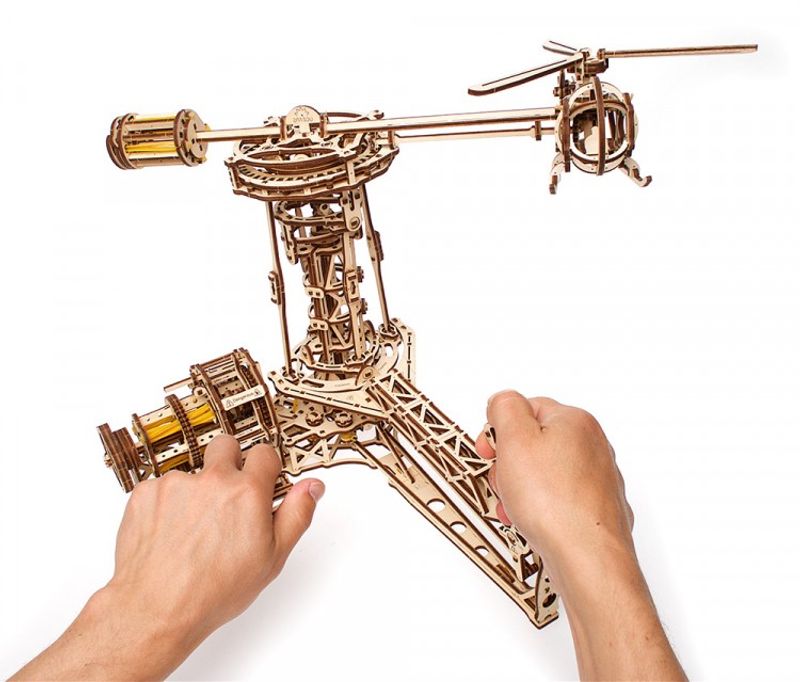 Ugears Aviator Träbyggsats