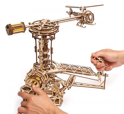 Ugears Aviator Träbyggsats