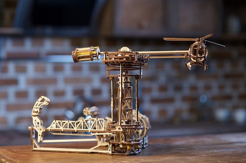 Ugears Aviator Träbyggsats