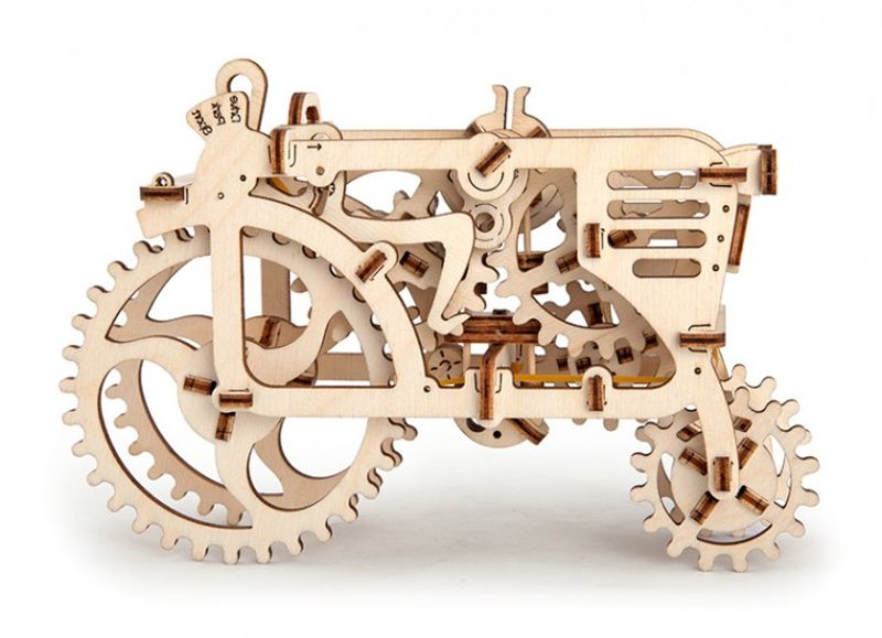 Ugears Tractor Träbyggsats