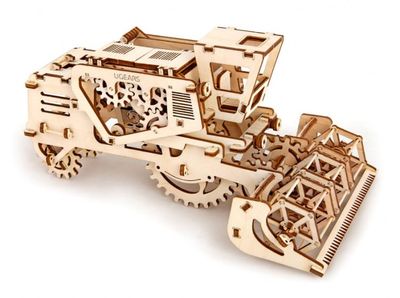 Ugears Combine Harvester Träbyggsats