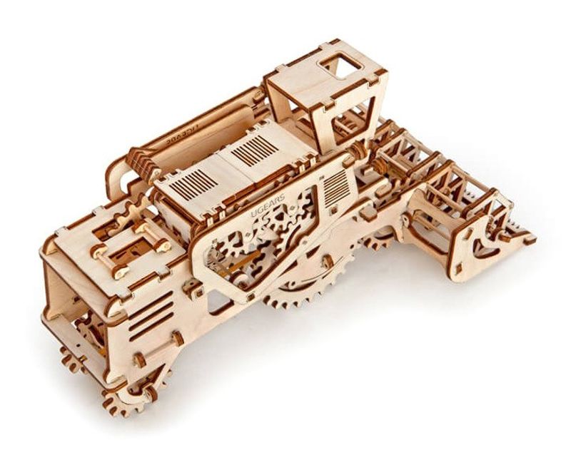 Ugears Combine Harvester Träbyggsats