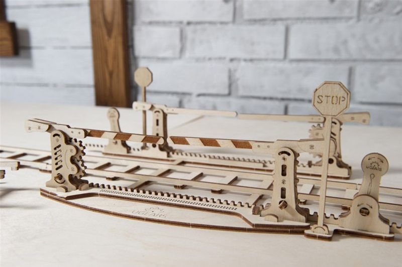 Ugears Set of Rails with Crossings Träbyggsats