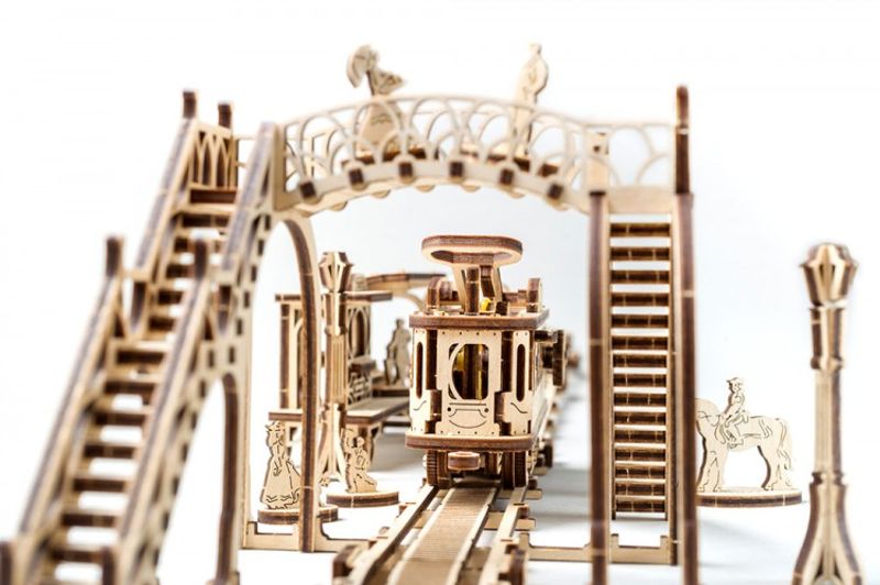 Ugears Spårvagnslinje Träbyggsats