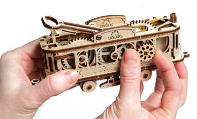 Ugears Spårvagnslinje Träbyggsats