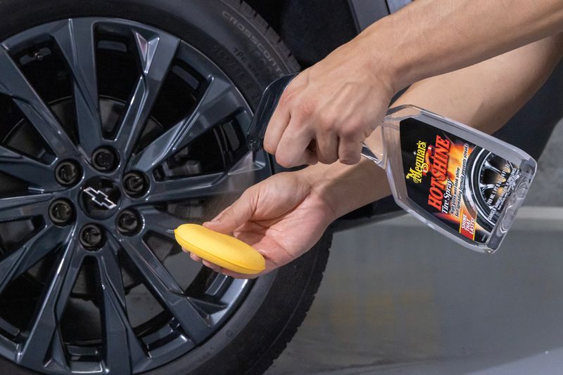 Hot Shine Tire Spray