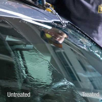 Meguiar’s Ultimate Glass Cleaner & Water Repellent