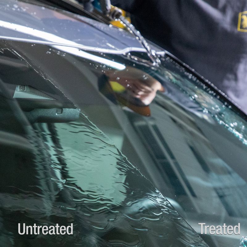 Meguiar’s Ultimate Glass Cleaner & Water Repellent