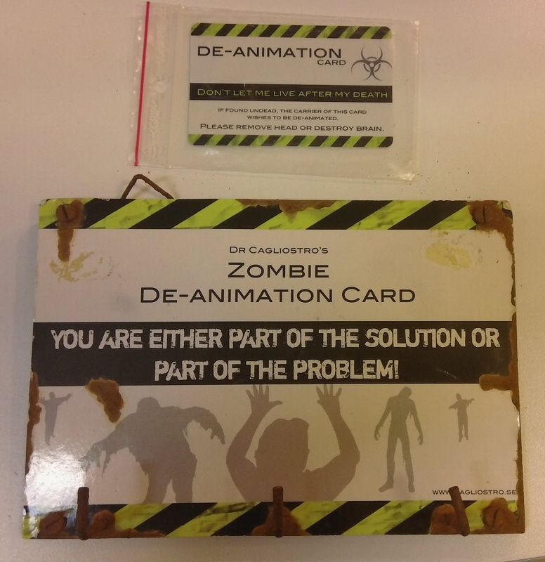 ZOMBIE DE-ANIMATION CARD MED BUTIKSSTÄLL