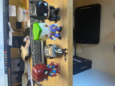 SET MED 4 BEGAGNADE FUNKO POP FIGURER UTAN FÖRPACKNINGAR.