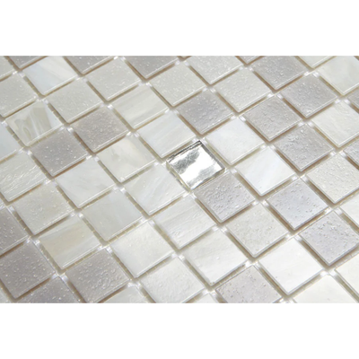 Glasmosaik 2x2cm, Mix av grå + vita guldbitar