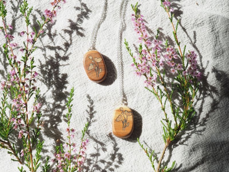 Halsband Flower - Silver & Alm/Mahogny