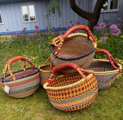 Korg HANDFLÄTAD elefantgräs/getskinn Burkina Faso