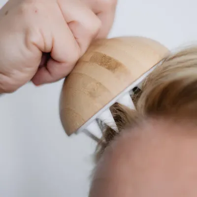 Hårbottenmassageborste