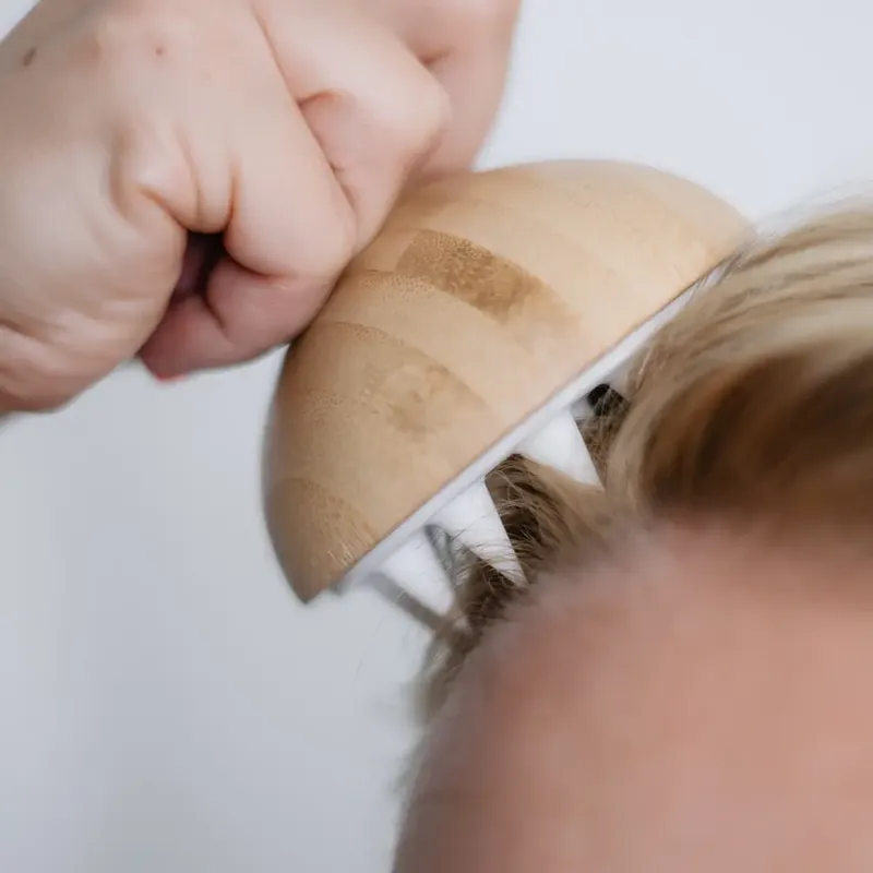 Hårbottenmassageborste