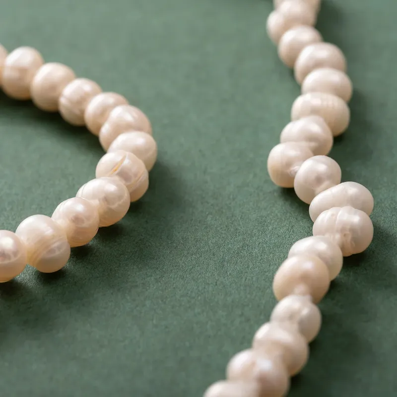 Sötvattenpärlor PEARLY WHITE halsband