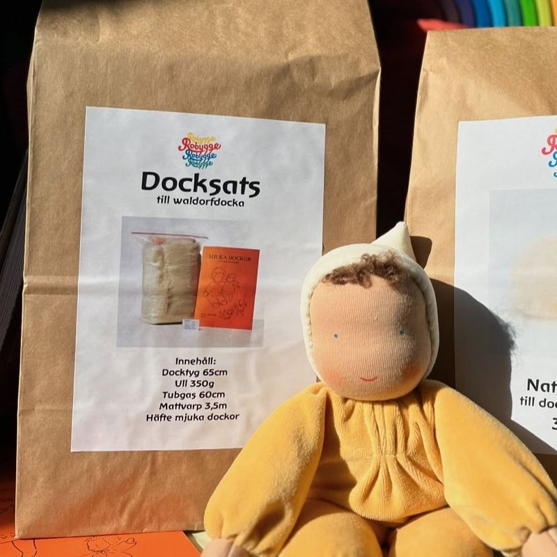 Robygges docksats Waldorfdocka