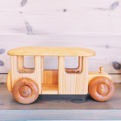 Stor buss i trä, Debresk