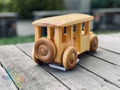 Stor buss i trä, Debresk