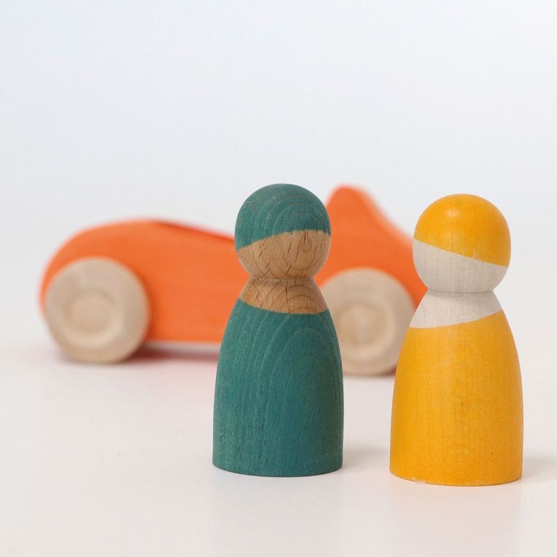 Personbil med två regnbågsvänner, orange