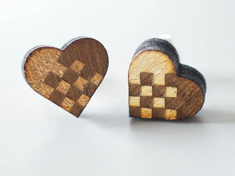 Örhänge Golden Hearts Earstuds