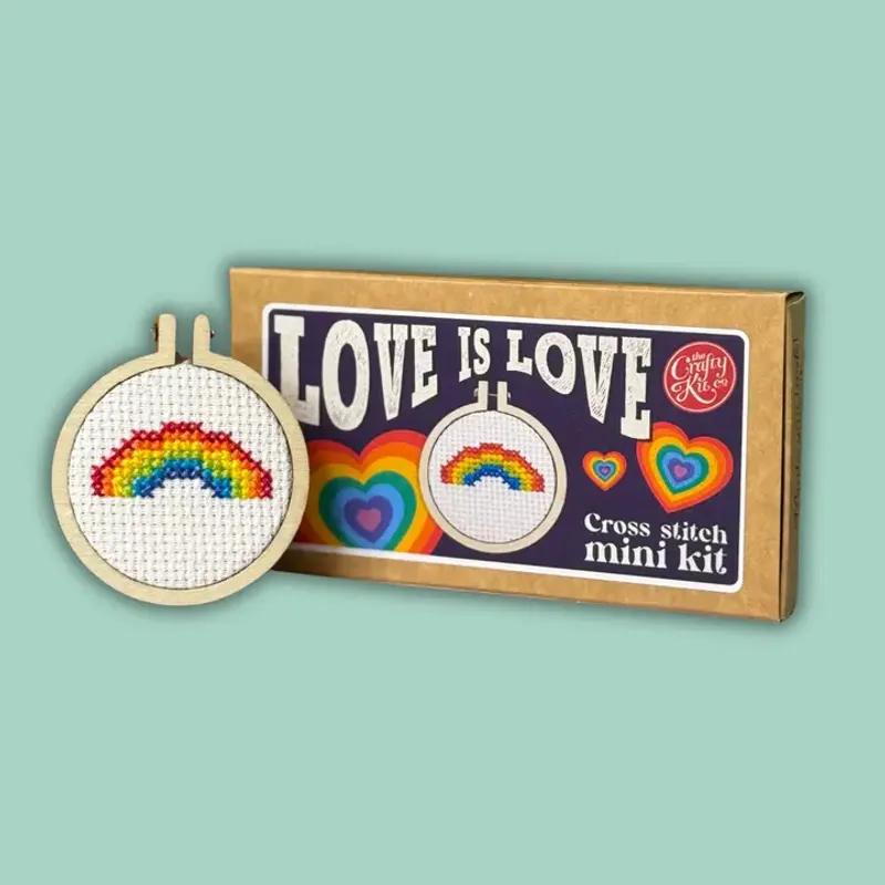 "Love is Love"-korsstygnskit