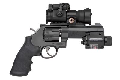 Smith and Wesson Performance Center M&P R8 (5)