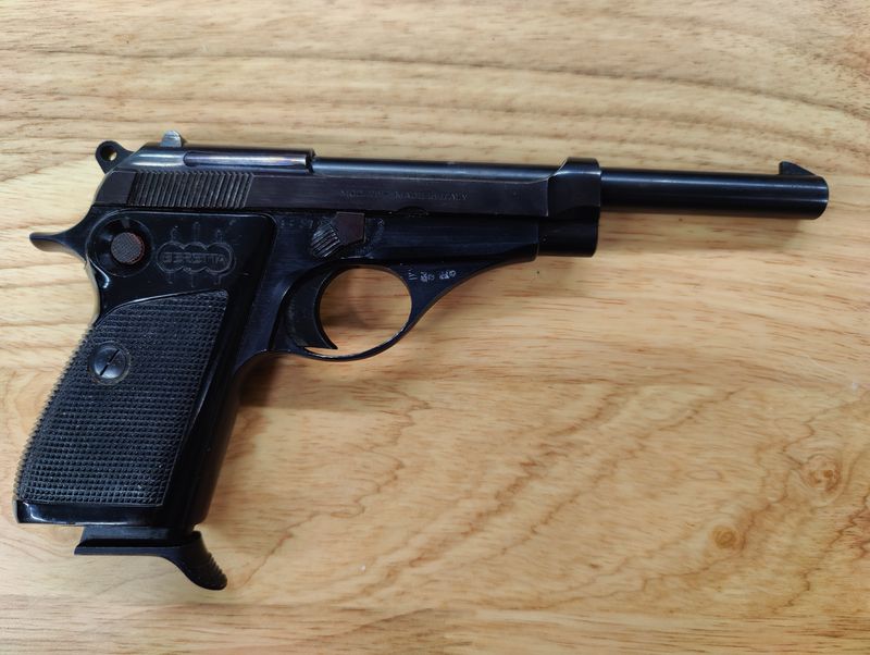 Beretta 75