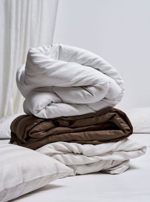 Hotell Mirage Bäddset Satin Vit Enkeltäcke 150x210 Redlunds