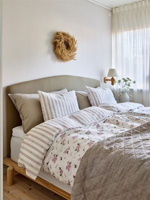 Stina Rosa Blommor Bäckebölja Bäddset Enkeltäcke 150x210 Redlunds