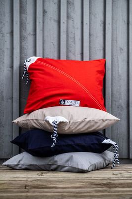 Yacht Röd Maritim Kuddfodral 50x60 Lord Nelson Victory